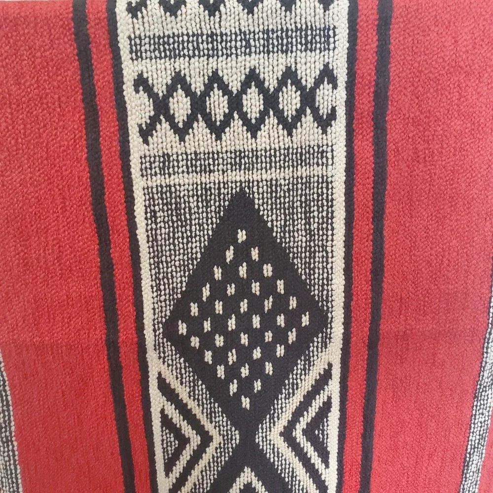 Huitru Camino Gaucha Rojo Table Runner Red Geometric Fringed Argentina 63x14